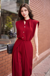 Chemisier sans manches rouge pour femme, col mandarin, boutons sur le devant, en satin, élégant, pour le bureau, couleur unie, coupe classique, MIRANDA - Product Image 3