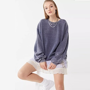 Sweat-shirt à capuche unisexe en molleton tricoté épais pour l'hiver, avec logo frontal effet délavé et épaules tombantes pour femme - Product Image 1