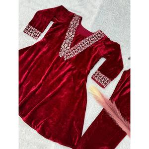 Ensemble haut et jupe de soirée magnifique avec dentelle Kodi, taille XL - Product Image 4