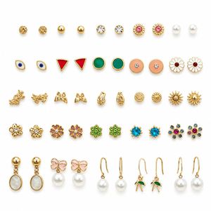 Juego de 25 Pares de Aretes de Mariposa - Aretes de Moda Antideslustre para Mujeres y Niñas - Product Image 2