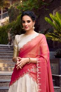 Lehenga Choli blanc pour femmes, tenue de mariage indienne de créateur, tenue de soirée, Chaniya Choli, style Bollywood, vêtements indiens - Product Image 2