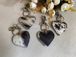 Nouveauté porte-clés en cuir de vachette porte-clés en cuir de vachette léopard porte-clés élégants porte-clés en fourrure véritable - Product Image 3