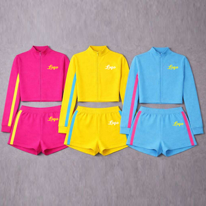 สินค้ามาใหม่ ชุดเซ็ต Y2K สกรีนโลโก้ได้ สำหรับผู้หญิง เสื้อแจ็คเก็ตซิปสีบล็อคกับกางเกงขาสั้น ชุดลำลอง 2 ชิ้น สกรีนโลโก้ได้ - Product Image 1