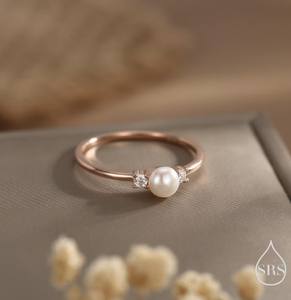 แหวนมุกน้ำจืดแท้และเพชร CZ บนตัวเรือนเงินแท้ แหวนมุกธรรมชาติ แหวนมุกแท้ - Product Image 4