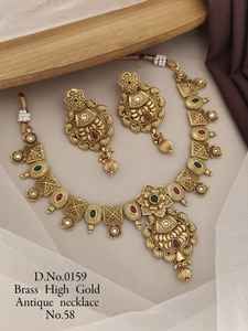 Conjunto de collar y pendientes de latón antiguo dorado de alta calidad - Product Image 2