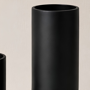 Vase de table en aluminium en forme de U, style moderne et sculptural |   Décoration d'intérieur artisanale, écologique, durable, minimaliste et originale - Product Image 4