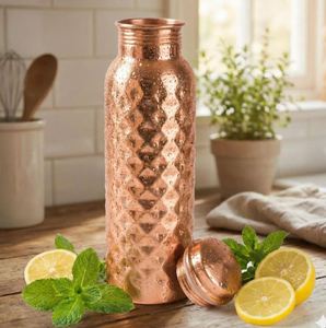 Bouteille d'hydratation réutilisable en cuivre, vaisselle écologique en métal conçue pour le stockage de l'eau propre et une meilleure hydratation au quotidien - Product Image 3