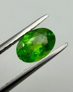 Gema Suelta de Granate Tsavorita Natural, Corte Oval Facetado, Verde, 1.31 Ct, Tamaño Libre para Joyería, Anillo - Product Image 3