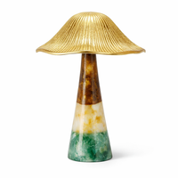 Décoration de table élégante en forme de champignon écaille de tortue avec capuchon doré en résine et accent décoratif en aluminium pour les intérieurs modernes
