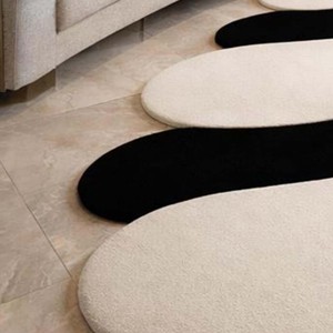 Tapis Abstrait en Laine Noire et Blanche, Forme Irrégulière, Tapis Tufté à la Main, Tapis Artistique Moderne pour Salon et Chambre à Coucher - Product Image 4