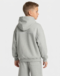 Ensemble de survêtement gris surdimensionné pour enfants garçons avec ligne contrastante, sweat à capuche en molleton de coton et pantalon de survêtement à jambes larges, fabricant OEM & ODM - Product Image 6