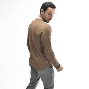 เสื้อยืดแขนยาวผู้ชายผ้าฝ้ายแท้ 100% สำหรับฤดูใบไม้ร่วง กิจกรรมกลางแจ้ง ไซส์ US S-4XL ลายพื้นเรียบพร้อมงานพิมพ์ซิลค์สกรีน - Product Image 4