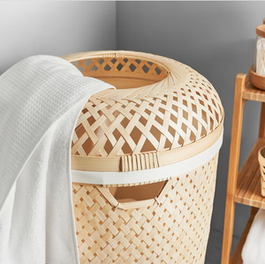 Cesta de bambú hecha a mano con material natural y diseño tejido a mano, adecuada para almacenamiento, organización y uso diario. - Product Image 1