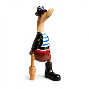 Pato Pirata Artesanal de Bambú - Product Image 1