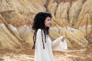 Vestido Túnica Asimétrico de Algodón Tejido a Mano en Color Beige, Estilo Boho Etéreo, Suave y Transpirable, Atuendo de Verano - Product Image 3