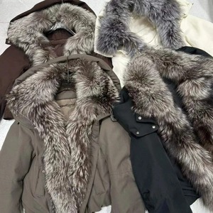 Parka pour femme Crown Gate International, col en fourrure de renard, capuche amovible, manches longues, épaisse et chaude, vêtement d'extérieur d'hiver, couleur unie - Product Image 3