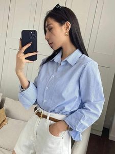 Chemise rayée en coton pour femmes, rayures vertes et blanches verticales, chemise oversize pour femmes, manches longues, boutonnée, décontractée - Product Image 2