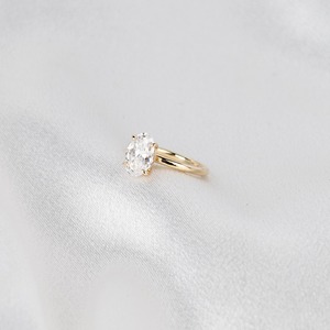 แหวนเพชรทรงรีโอวัล แล็บโกรว์ 14K ทองคำขาว แหวนหมั้นเรียบหรู แหวนสัญญา เครื่องประดับเจ้าสาวสำหรับผู้หญิง - Product Image 1