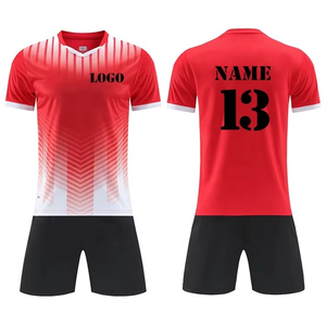 Rehaussez votre performance avec nos uniformes de football personnalisés haut de gamme. Des tenues de football légères et respirantes, conçues pour les champions. - Product Image 4