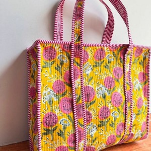 Elegante Bolso Tote de Hombro para Dama, Estilo Bohemio Vintage, Acolchado, de Algodón, con Cierre, Estampado Tropical Azul Clásico, Otoño, 18 Pulgadas, Ligero - Product Image 1