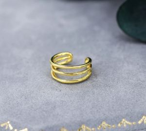 Manchette d'oreille minimaliste en argent sterling, sans perçage, triple barre, simple et minimaliste - Product Image 5