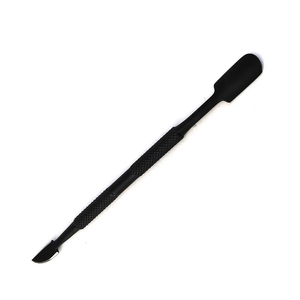 Pousse-cuticules de précision en acier inoxydable pour manucure, élimination sans effort des cuticules, design élégant, qualité professionnelle, réutilisable - Product Image 1