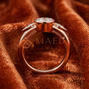 Bague élégante en or rose avec moissanite taille ovale, bague d'anniversaire unique à sertissage clos en forme de poire, bague de fiançailles moderne de haute qualité pour femme - Product Image 3
