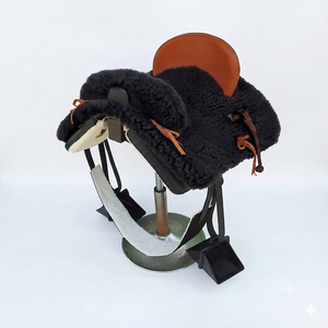 Selle d'équitation légère 16 pouces en synthétique, style Vaquero espagnol et portugais, avec arceau en plastique durable, équipement professionnel pour chevaux - Product Image 3