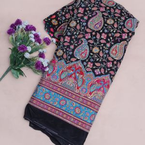 Tissu ethnique indien en crêpe léger, noir de jais, motif paon paisley, 54 pouces, avec accentuations de sequins scintillants - Product Image 2