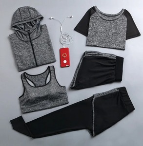 Conjunto Deportivo de 5 Piezas para Mujer, Sudadera con Capucha Negra, Camiseta, Sujetador Deportivo, Pantalones Cortos de Ciclismo, Leggings, Sin Costuras, Transpirables, de Poliéster - Product Image 3