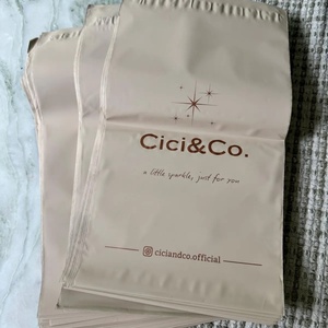 Sobres de Poliéster Color Crema Beige con Logotipo Personalizado (50-500 Unidades), 10x13 Pulgadas, Bolsas de Envío Mate, Embalaje Postal al por Mayor - Product Image 4