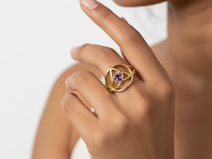 Anillo de Amatista con Nudo Celta |   Anillo Unisex Art Deco de Latón Chapado en Oro de 14K - Product Image 3