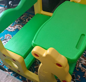 Silla Comercial de Plástico SRISHTI de Diseño Moderno, Plegable, Ecológica, Resistente, con Altura Ajustable y Patas Acanaladas para Niños - Product Image 1