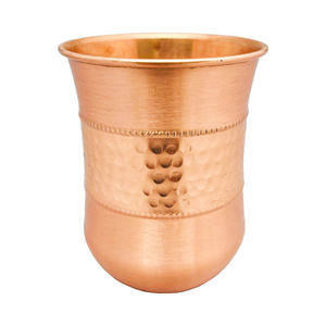 Verre en cuivre gravé avec finition antique de qualité supérieure, verre en cuivre pur pour boire de l'eau, gobelet en cuivre - Product Image 1