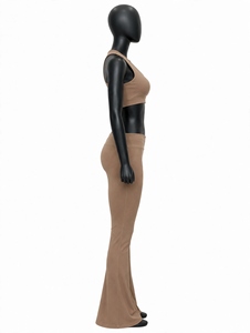 Conjunto de Yoga para Mujer en Color Beige, Dos Piezas, Top Deportivo con Cuello Redondo, Pantalones Acampanados de Cintura Alta, Ropa Deportiva para Gimnasio, Ejercicio y Fitness - Product Image 2