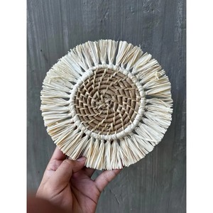 Posavasos de ratán estilo antiguo, protectores de mesa hechos a mano, se pueden usar como elegantes tapetes decorativos en mesas auxiliares o mesas de café. - Product Image 1