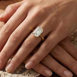 10K Yellow Gold Solitaire Engagement Unique Band <b>Ring</b> 5.01CT VS1 <b>Emerald</b> Lab Grown Diamond Wedding <b>Ring</b> IGI Certified - Product Image 4