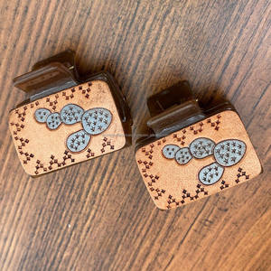 Vente en gros accessoires de cheveux pour petites filles OEM pince à cheveux en cuir usiné à la main pince au design unique de cactus pour femmes - Product Image 4