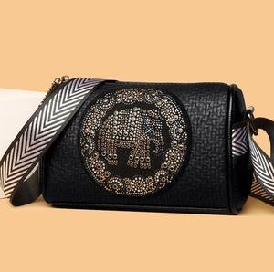 Sac à bandoulière vintage en cuir PU pour femme, avec strass et fermeture éclair en forme d'éléphant, sac à main portable pour le quotidien, les voyages et le shopping - Product Image 3
