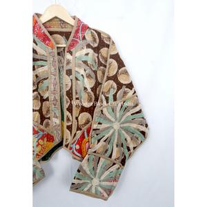 Chaqueta vintage para mujer 100% Kantha, hecha a mano en India, estilo bohemio con bordado, cierre abierto, chaquetas a la moda con estampado floral. - Product Image 3