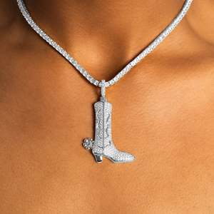 Collier pendentif botte de cowboy de luxe en argent 925 plaqué rhodium avec moissanite taille brillant rond micro-sertie, bijoux de fête pour femme - Product Image 1