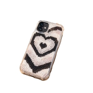 เคสโทรศัพท์ทำมือประดับลูกปัดลายดอกไม้ ดีไซน์หรูหราด้วยงานปักลูกปัดเม็ดเล็ก - Product Image 1