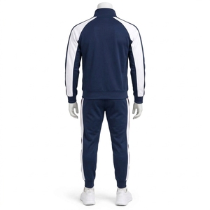 Conjunto Deportivo Masculino Premium para Uso Diario, con Costuras Resistentes para Mayor Comodidad y Durabilidad, Tejido Suave y Diseño Moderno - Product Image 2