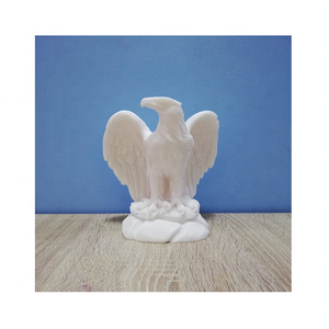 Aigle en marbre sculpté de qualité supérieure Décoration d'intérieur Sculpture en pierre de style animal - Product Image 1