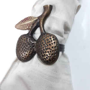 Antique poisson métal coulée serviette anneau Oriental Design fait à la main vintage métal poisson serviette anneau Style pour les fêtes - Product Image 2