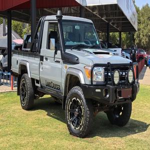 Toyota LandCruiser Pickup Diesel d'occasion, boîte automatique, sièges en cuir, caméra arrière, conduite à gauche, en stock, livraison rapide - Product Image 2