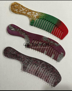Peine de Resina de Lujo Tradebyd, Peine de Dientes Anchos para un Peinado sin Frizz y Masaje del Cuero Cabelludo - Product Image 3
