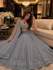 Ensemble de luxe XL gris lourd avec sequins brodés, comprenant un Lehenga Choli et un Dupatta, coupe droite, longueur ras du sol, idéal pour mariages, Diwali et soirées. - Product Image 4