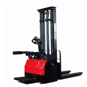 Very narrow aisle forklift with high performance motor for smooth lifting and driving <b>control</b> - Product Image 4