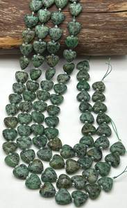 Cuentas de Piedra Turquesa Africana Natural en Forma de Corazón, Hermoso Color Verde Negro, Gemas en Hilo Completo de 15.5 Pulgadas - Product Image 2